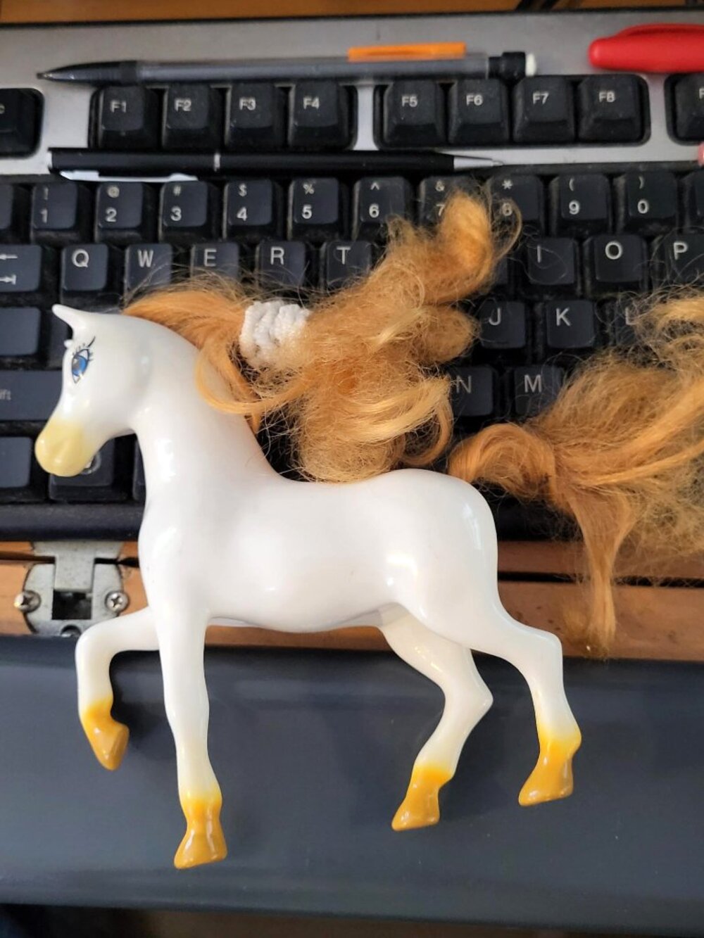 Vintage Marchon Enchanted Kingdom horse 5"W x 6"H